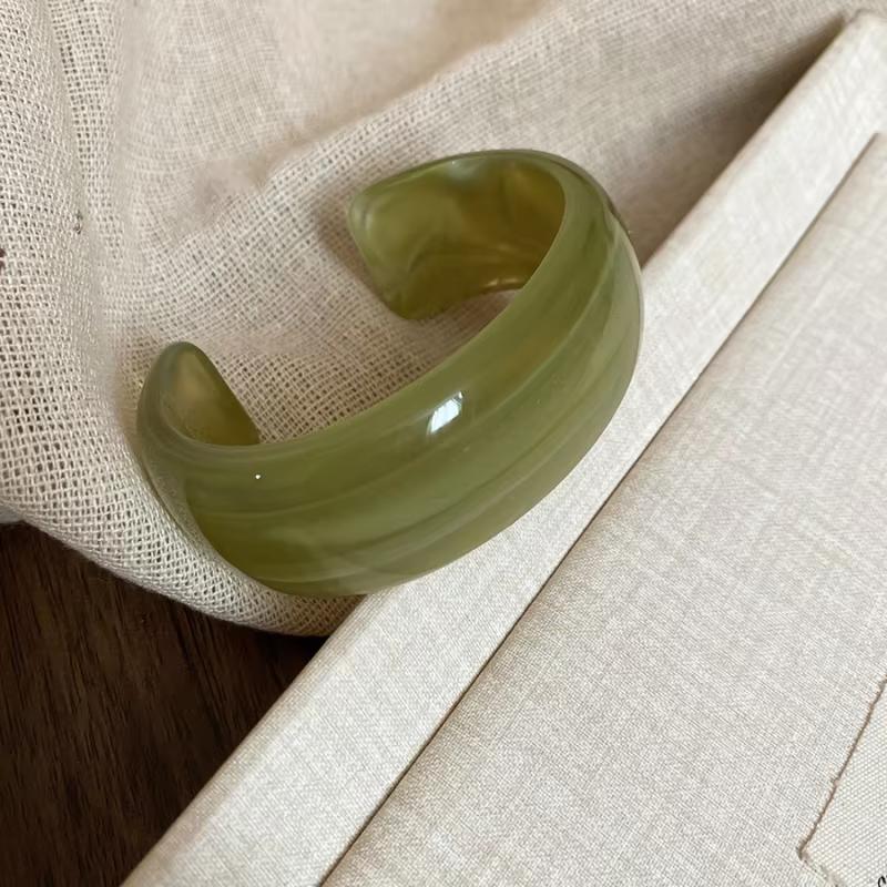 Smooth Round Acrylic Cuff Bangles for Women Vintage Exaggerated Jelly Color Smudging Bangle Wide Resin Bracelet Accessories