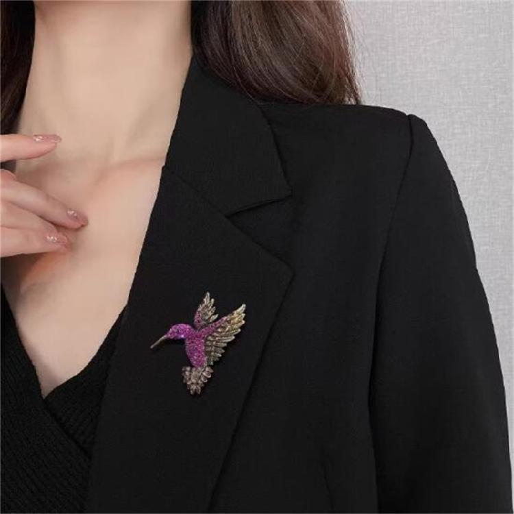 Delicate Rhinestones Encrusted Hummingbird Brooch Portable Accessory for Adding Elegant to Any Outfits or Occasion