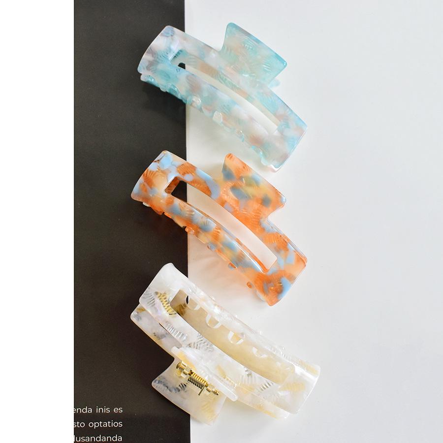 European & American Women’s Black & White Checkered Hair Clip - Large Acetate Acrylic Claw for Bun Hairstyles