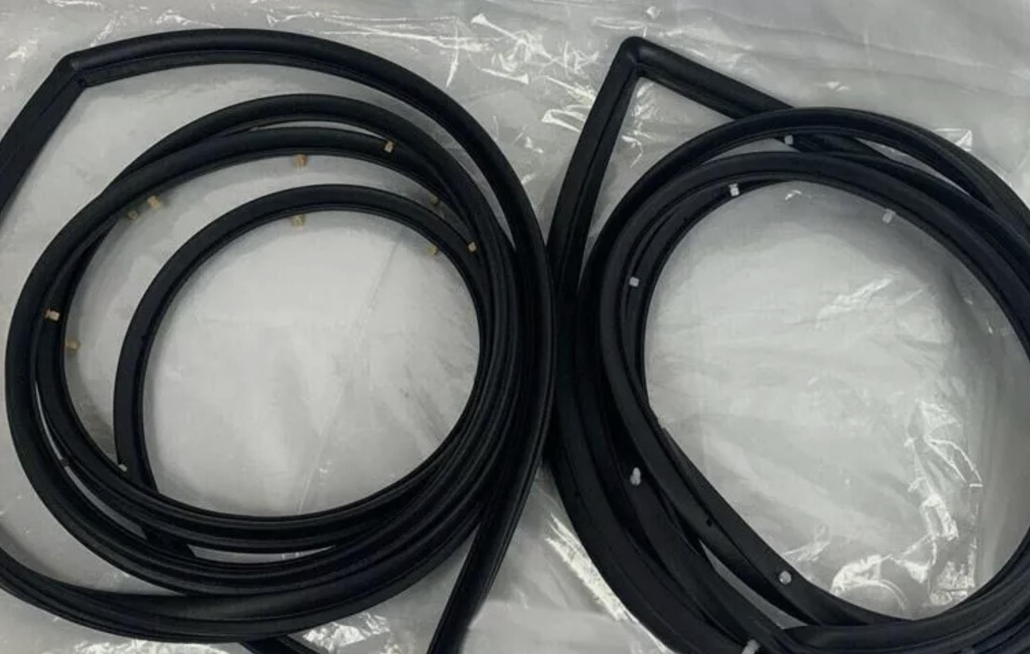 

MAZDA RX-7 SAVANNA SA22C Right Left Side Door Weatherstrip Seal OEM GENUINE New