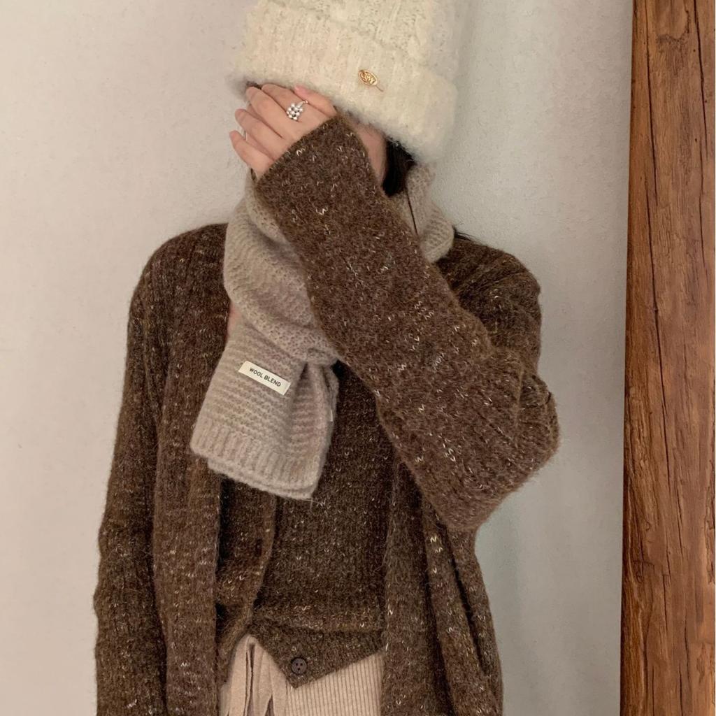 Thickened Wool Blended Scarf for Women in Winter Soft  High End Fashionable and Versatile  Warm Solid Color Knitted Scarf