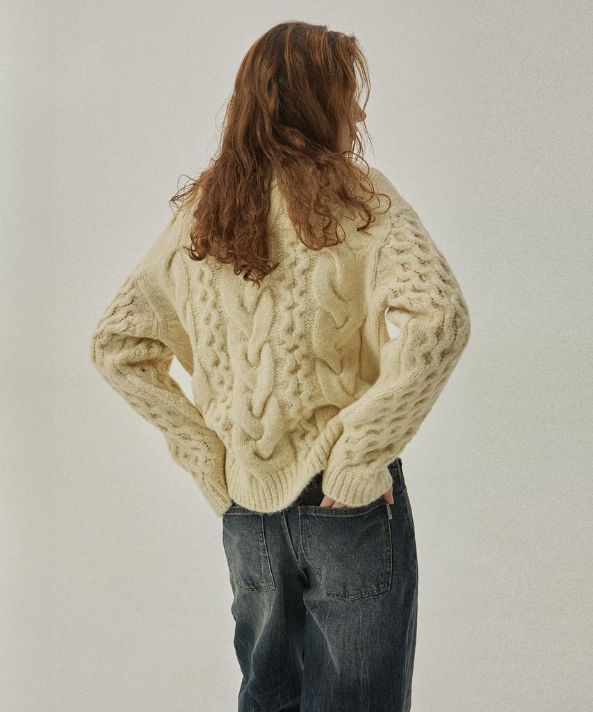 MAGOODGAN Knit 3951 Fisherman Cream Crewneck Sweater