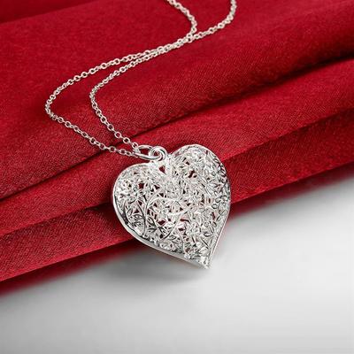 New Fashion Frosted Flower Heart Necklace Silver Plated Jewelry Girls Exquisite Photo Frame Pendant