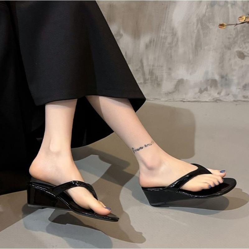 2025 Summer New Brand Women Slipper Narrow Band Ladies Casual Slides Outdoor Dress Flat Heel Vacation Sandal