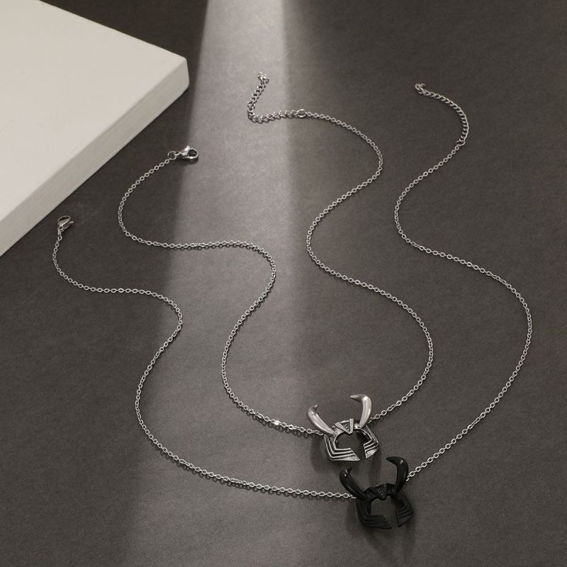 European and American Bull Head Pendant Street Hip Hop Retro Simple Fashion Punk Style Bull Horn Necklace Accessories