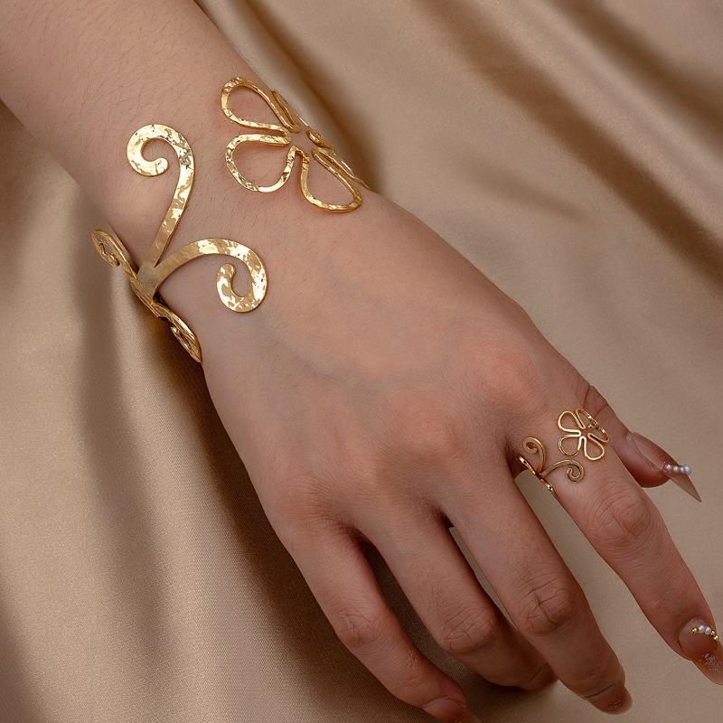 1 Set Elegant Adjustable Hollow Out Flower Bangle Ring Set Geometric Floral Pattern Open Cuff Bracelets Jewelry For Party Gift