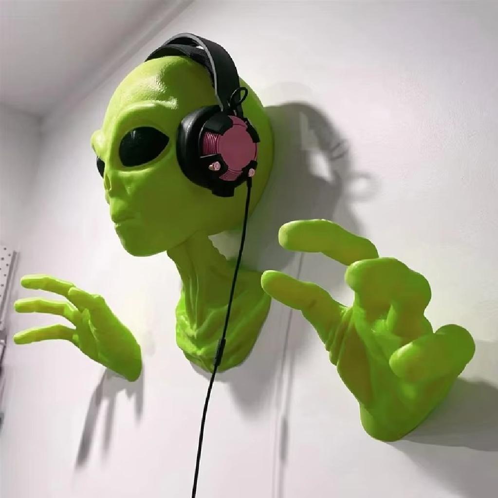 UFO Alien Visitor Extraterrestrial Organism Monster Green 51 Area Home Sci-fi Ornament Wall Hanging Creative Bedroom Decoration
