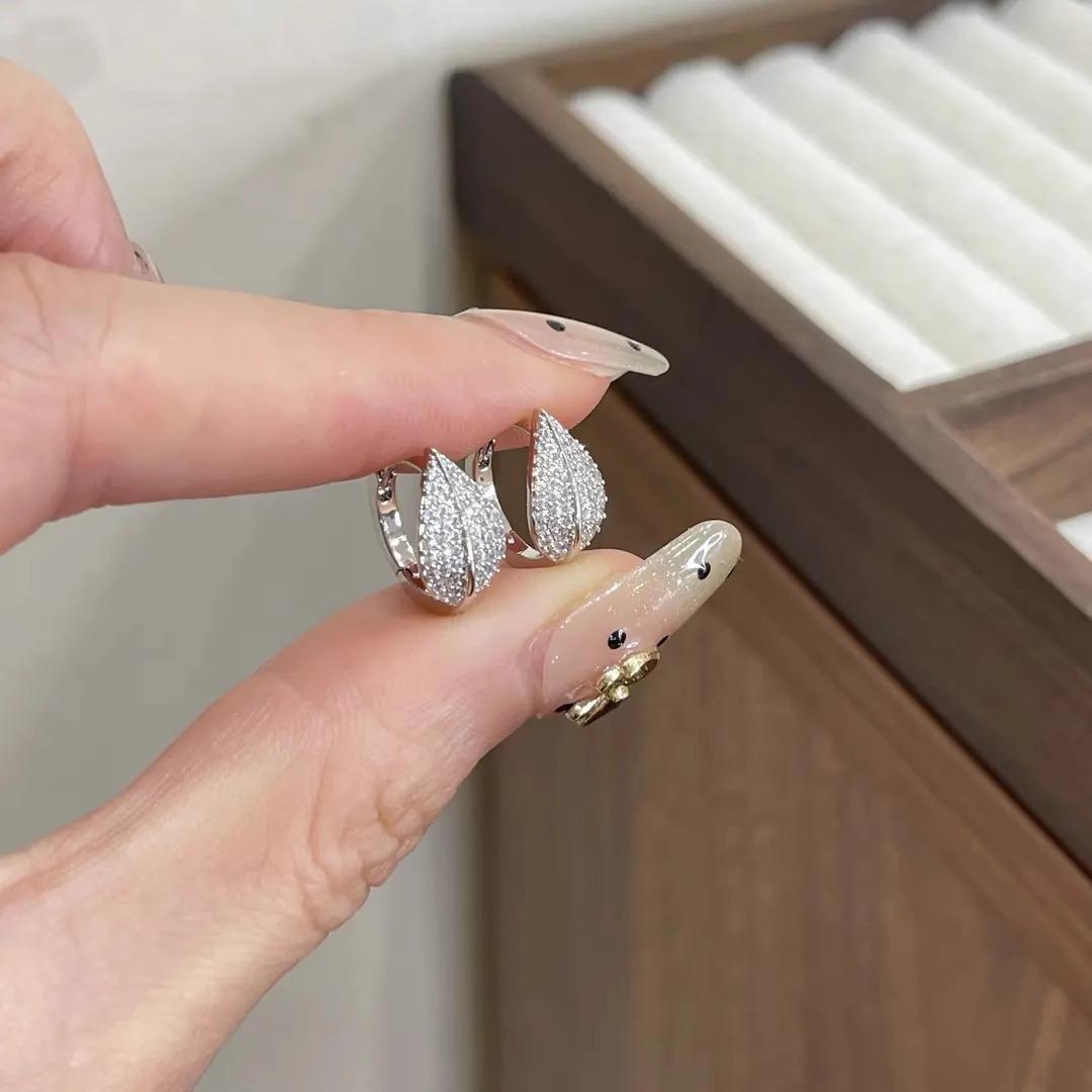 Elegant Zirconia Leaf Earrings for Women - Fashionable, Simple, Versatile Design