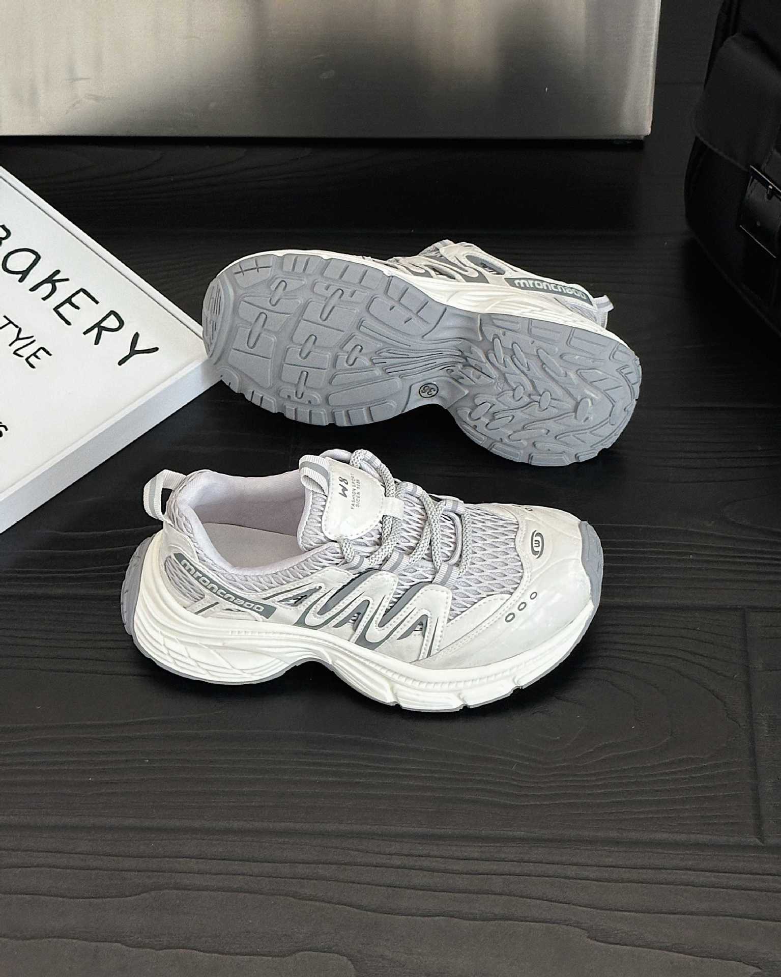 

School season new casual breathable versatile lace-up color matching sports hiking shoes jogging women s sports shoes 41 серый