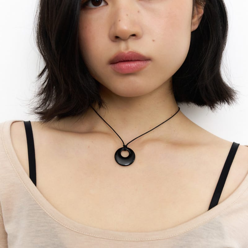 Geegee Onyx Round String Necklace