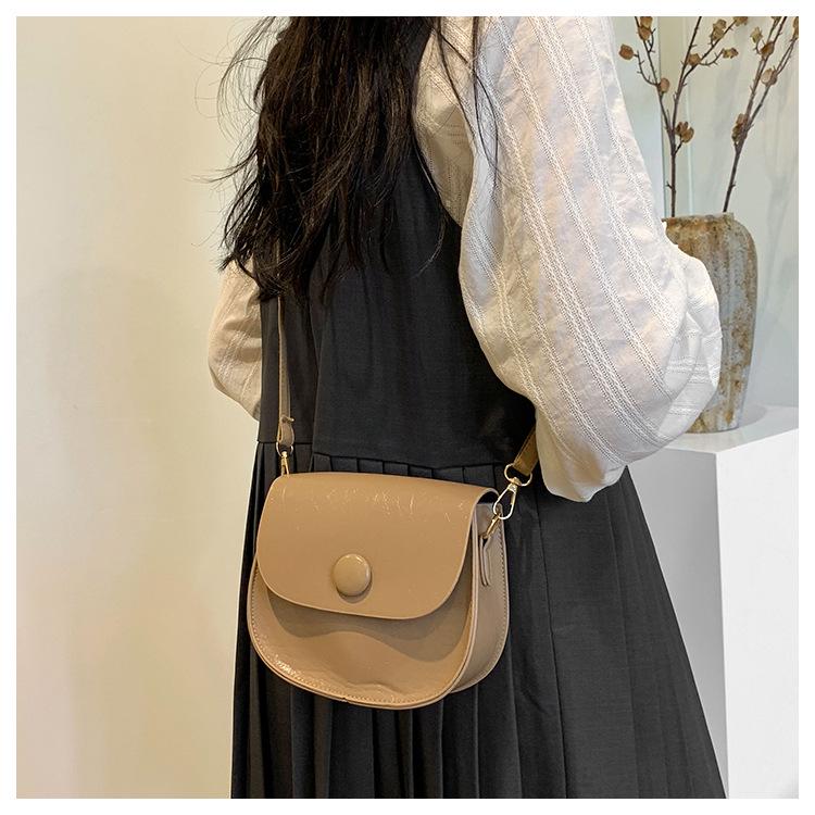 2024 Winter Textured Stylish Women's Crossbody Saddle Bag - Korean Style