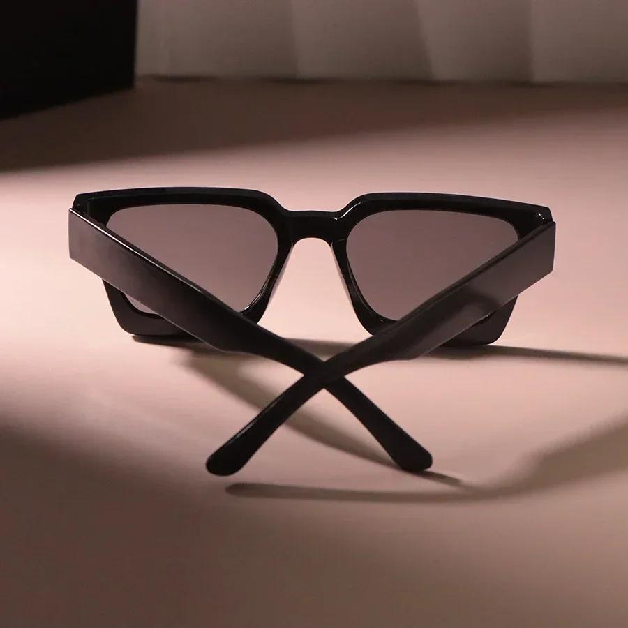 Square Sunglasses Women Men Classic Vintage Fashion Stylish Casual Minimalist Glasses UV Protection Trendy Oculos