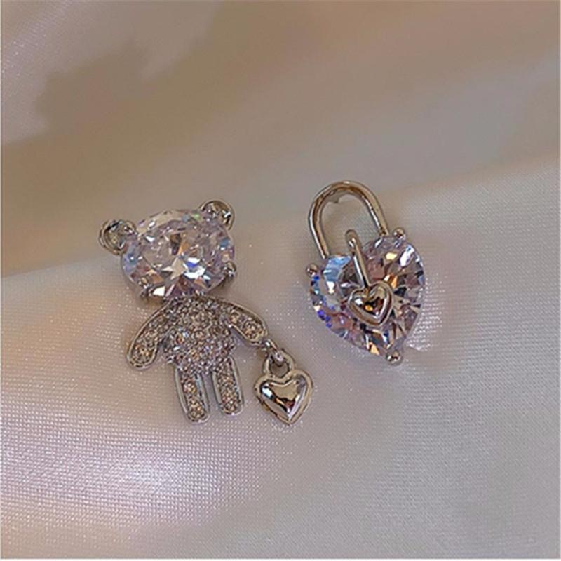 New Fashion Trend Unique Design Geometric Elegant Delicate Asymmetric Bear Zircon Heart Stud Earrings Women 'S Jewelry Gifts