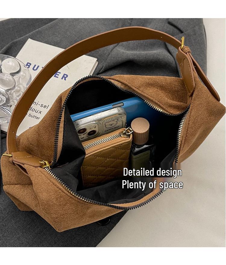 2023 Frosted Retro Women's Shoulder Bag - Large Capacity, Autumn/Winter Versatile Tote for Commuting.