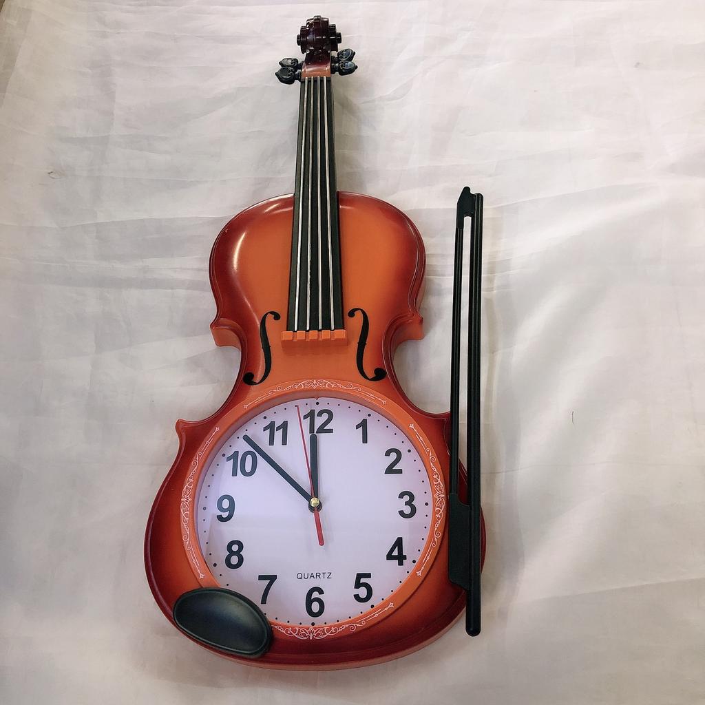 Simulated violin model living room wall clock art nostalgic decorative office pendulum clock
