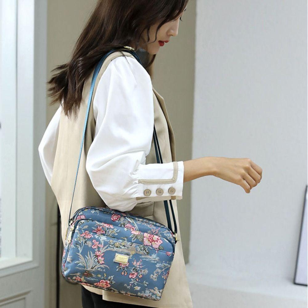Niche Design Zipper Crossbody Bag Three-layer Small Phone Bag Simple Shoulder Bag  Girls