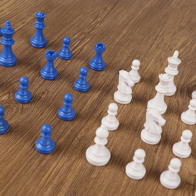 1Sada 32 ks Šachová sada Plastový PS materiál Modrá a bílá Středověké šachové hry pro dospělé Cestovní šachové figurky Hry Dětské hračky