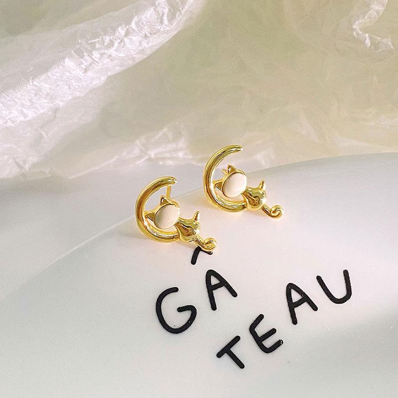 

Серьги «Лунный кот» изысканные, милые, очаровательные, девичьи, дизайн ниши легкой роскоши