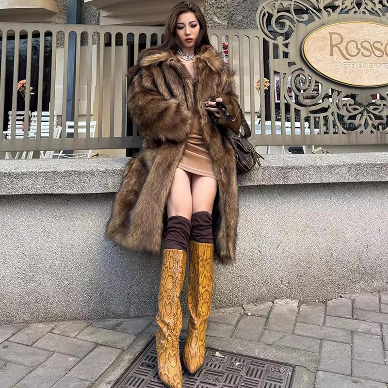 

Женская шуба зимняя теплая волчья шуба длинная шуба лисий мех искусственный мех лацкан Spice girl тренч XS темно-коричневого