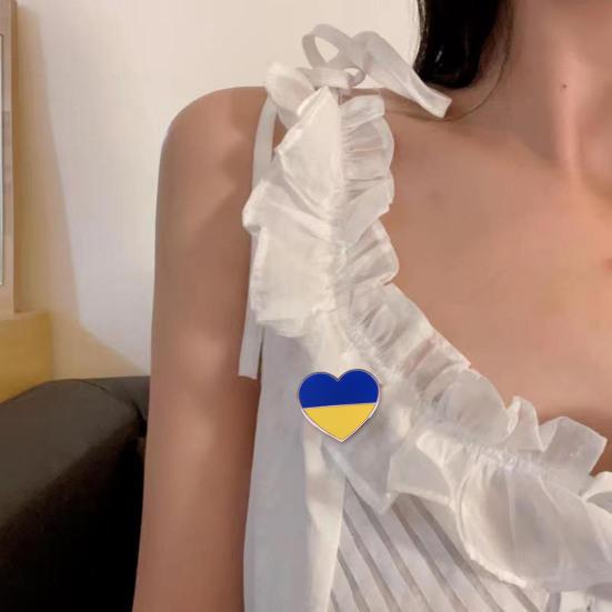 Flag of Ukraine Heart Badge Metal Button Badge Heart Shape Brooch Lapel Pins Clothing Accessories for Jacket Hat Bag