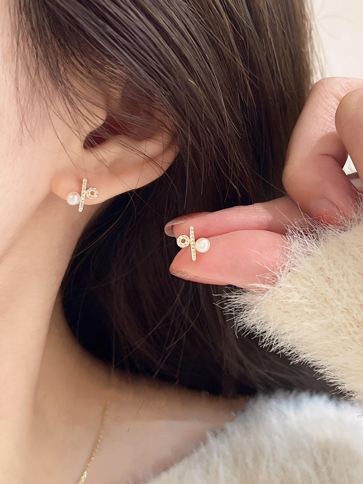 100% Love S925 Sterling Silver Stud Earrings: Niche Design with Shell Pearl & Zirconia. 925 Silver