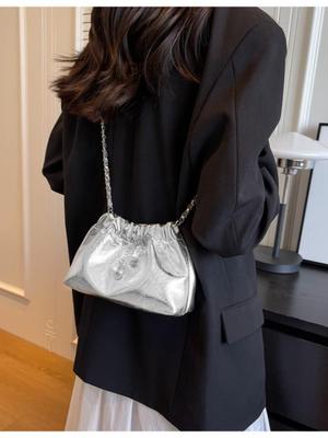 Niche Design Pleated Cloud Crossbody Bag - Large Capacity, Versatile Fashion Bucket Bag