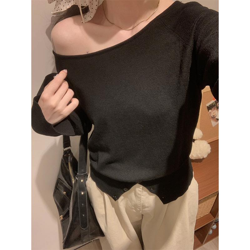 French off-shoulder buttoned slit long-sleeved sweater for women autumn one-shoulder inner layering slim fit and beautiful short top