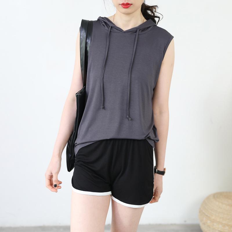 

Women s Trendy Sleeveless Hooded T-shirt & Shorts Set XL