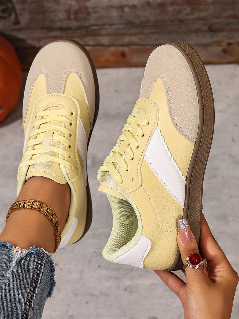 Foreign trade large size autumn and winter new casual flat shoes shallow mouth versatile European and American sports board shoes German training whi