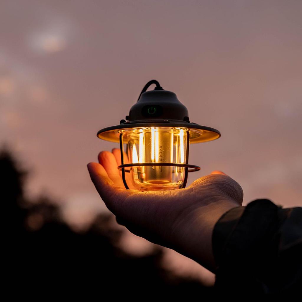 Mini Pinecone Retro Lantern: Ultra-Long Battery Life for Outdoor Camping & Handheld Ambiance Lighting