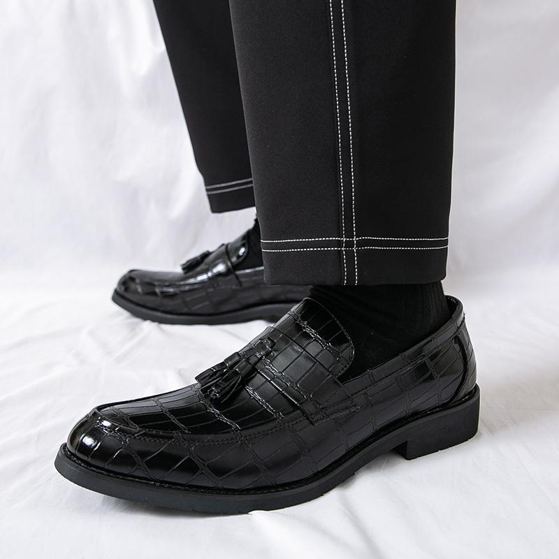 British Casual Business Shoes Men Social Loafers Men Flat Tassels Formal Leather Shoes Male Party Dress Shoes