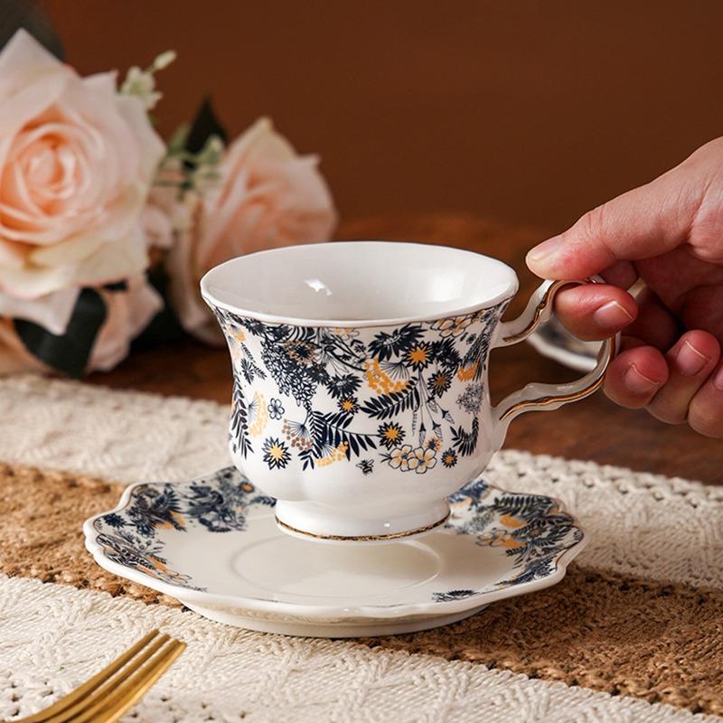 Painted Flower Porcelain Mugs Classic Cup&saucer Golden Edge Coffee Mug Dining Table Afternoon Tea Teacup Fruits Juice Cup