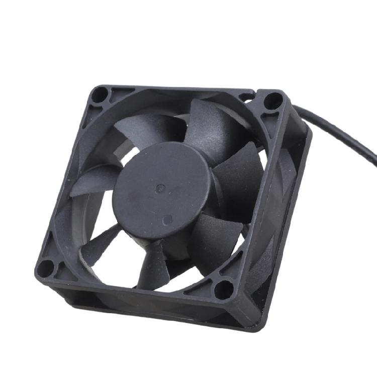 Black 7cm 7025 USB Powered Bearing Computer Case Cooling Fan 5V 2300RPM 28CFM for Router TV Box Ventilation