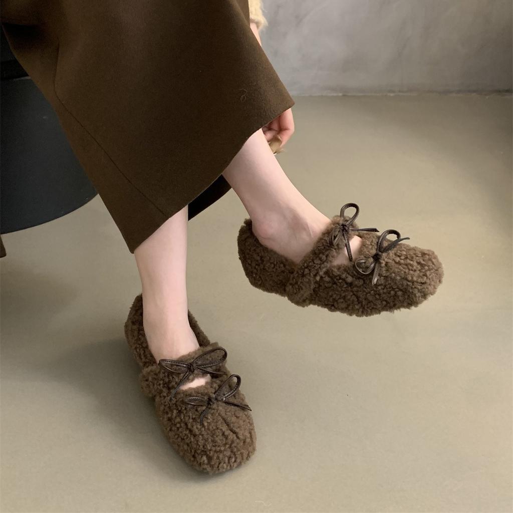 Weichsohlige Ein-Pedal-Flauschschuhe für Damen Herbst und Winter 2025 neue Oberbekleidung Doudou-Schuhe mit Fleece warm flachsohlige Baumwollschuhe beladene Schuhe