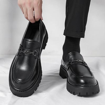 Nuove scarpe da uomo in pelle con plateau rialzante, testa larga, vernice lucida, casual, tacco spesso, per parrucchiere, alla moda