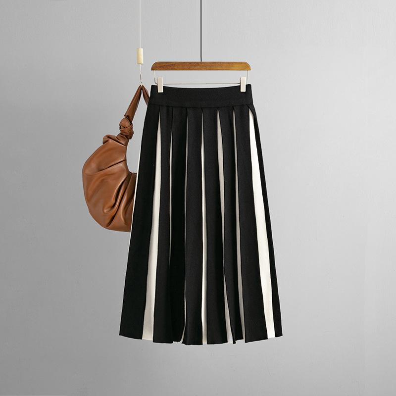 Qooth Elastic Waist Black White Color Block Knit Midi Skirt Vintage Pleated Skirt for Women QT2787