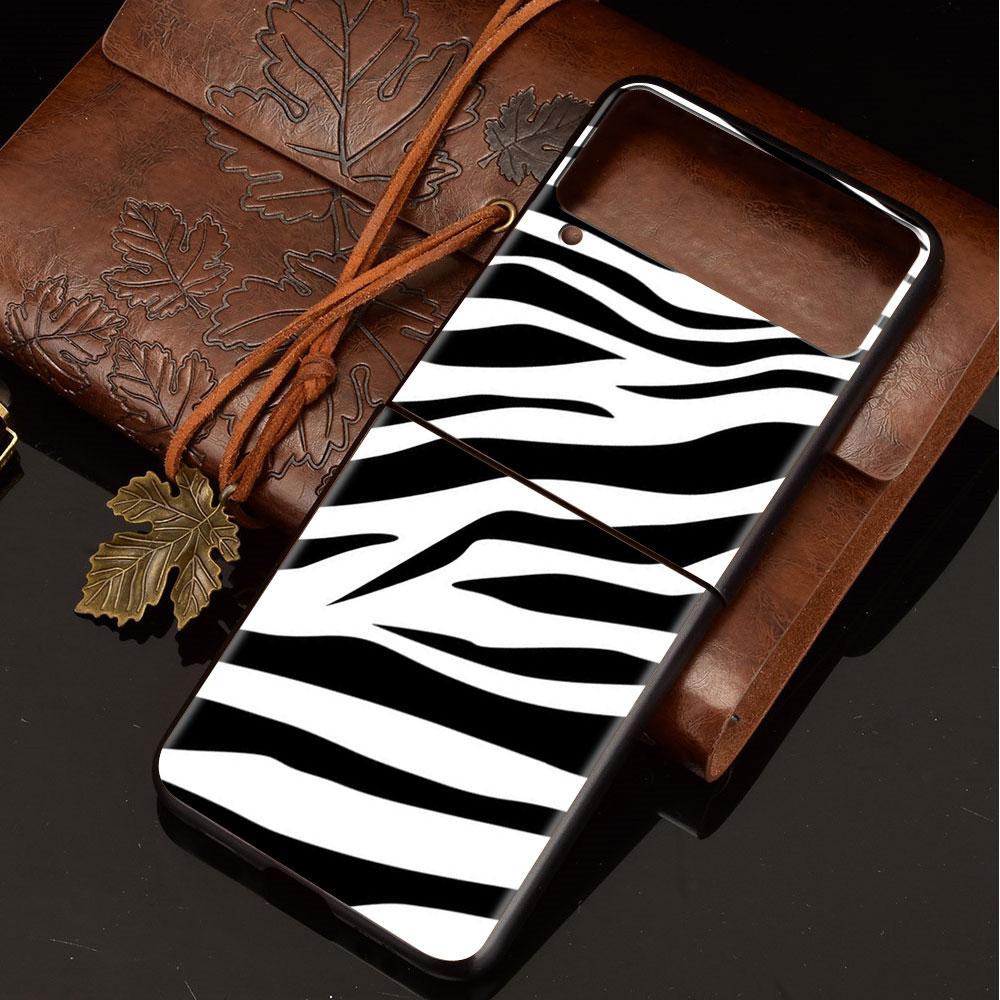 Luxushülle für Samsung Galaxy Z Flip 4 3 5G Schwarz PC Hart Handyhüllen Mode Rückseite ZFlip Funda Zebra Leopardenmuster Capa