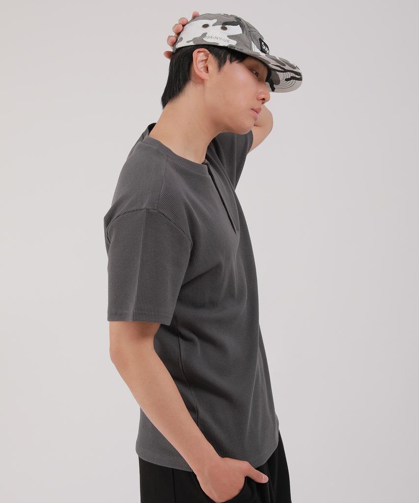 Dibellobeu Basic Henley Neck Waffle Short Sleeve T-Shirt_Charcoal