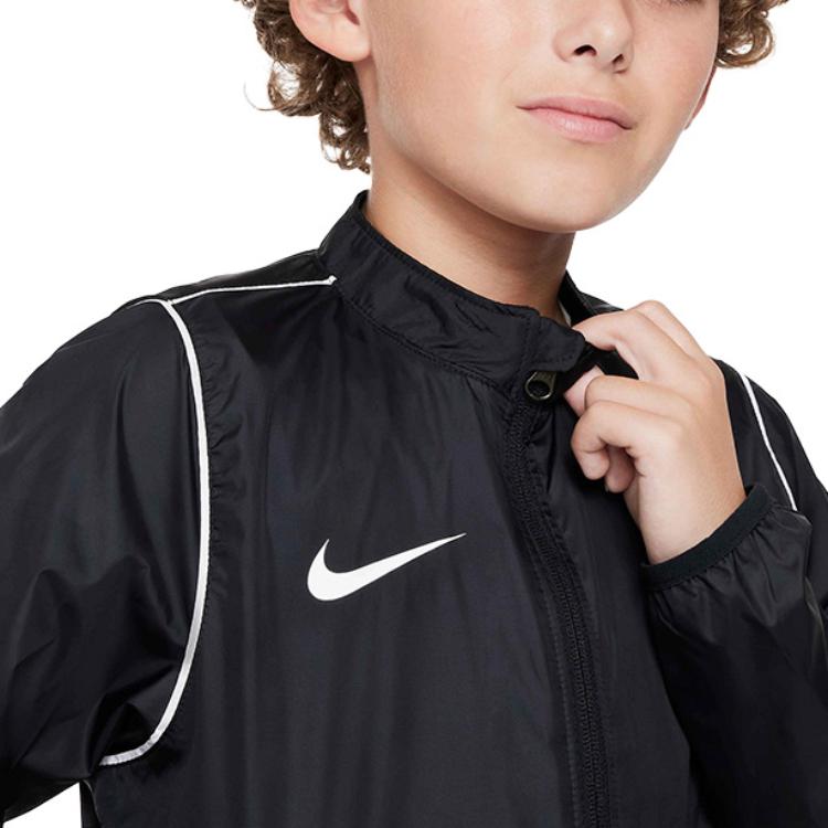 Nike Kinder Freizeitjacke mit Reißverschlusstasche und Logo Kinderjacken Schwarz BV6904-010