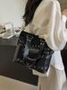 2025 Damen High-End Niet Mode Schulter Tragetasche