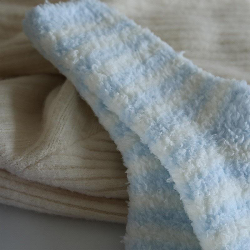One-click Winter Thick Warm Mid-Calf Lamb Wool Sleep Socks for Women