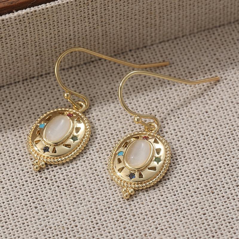 Vintage Synthetic Zirconia Moonlight Stone Inlaid Golden Plated Dangle Earrings for Women's Exquisite Banqute Festival Pendants