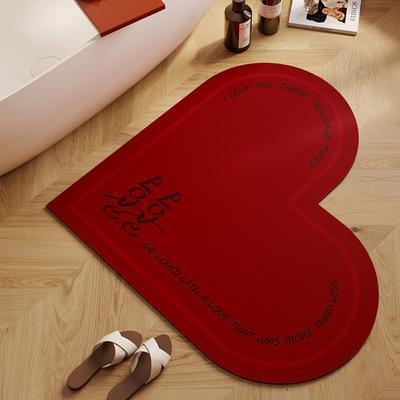 שטיח רצפה סופג מים בצורת לב אדום מבוץ דיאטומי חגיגי למשטח רגליים לדלת שירותים סידור בית חדש שטיח אמבטיה נגד החלקה