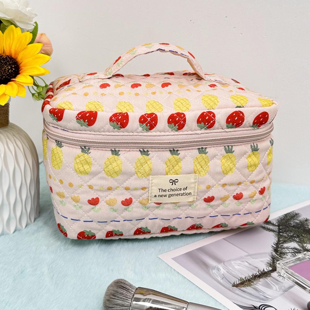 Makeup Bag for Women Quilted Travel Cosmetic Bag Heart Print Toiletry Bag Cosmetic Pouch for Travel Shopping розовый