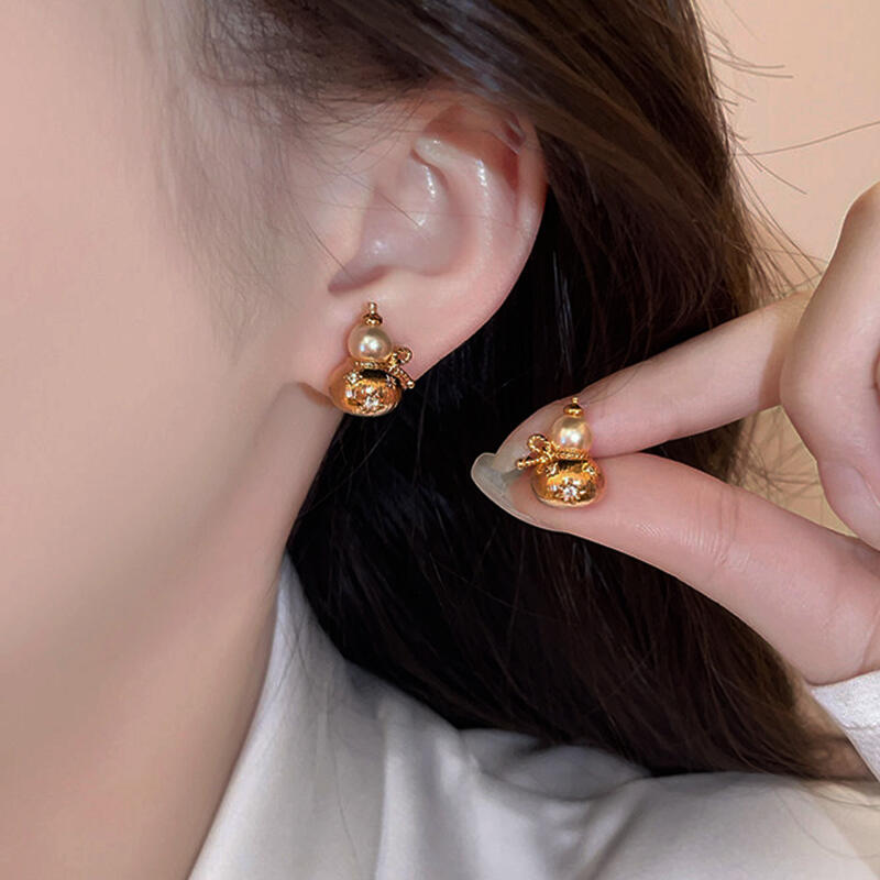 Fashion Brushed Zircon Metal Gourd Earrings for Women Girls Elegant Imitation Pearl Stud Earrings Wedding Jewelry Accessories