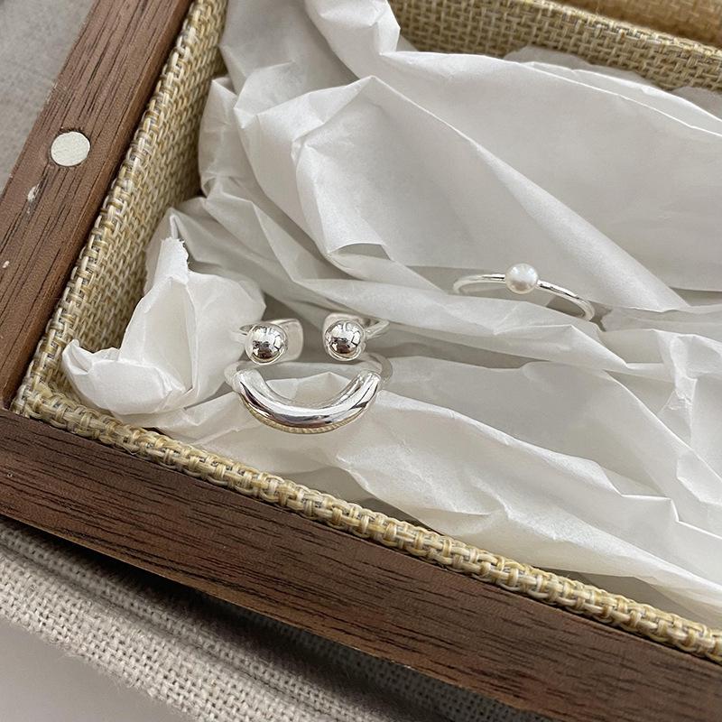2025 Minimalist Women's High-End Smiley Face Ball Ring