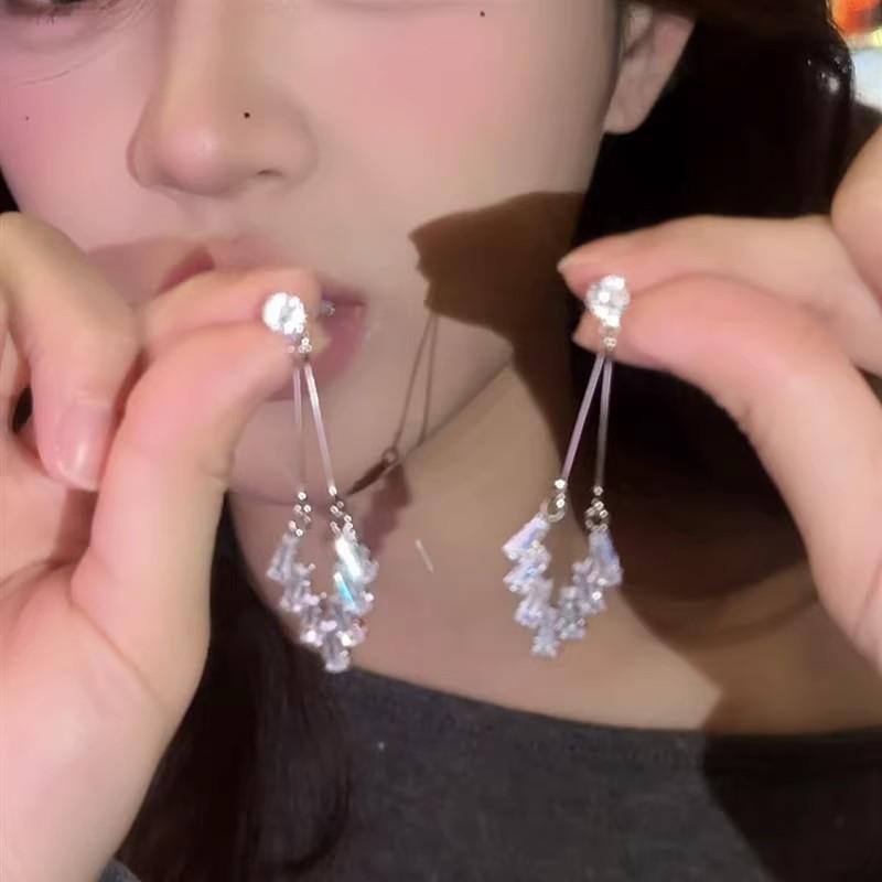 

Cute Flower Fan Asymmetrical Dangle Earrings for Women Shiny Rhinestone Long Tassel Y2K Earring New Sweet Korean Style Zircon