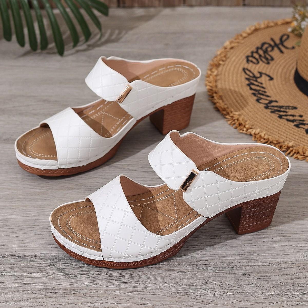 

2025 foreign trade summer new European and American style one-word solid color large size thick heel round head cool slippers 36