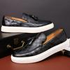 Fashion Men's Casual Leather Shoes Outdoor Flats Retro British Style Loafers Comfortable Driving Shoes Tassels Slip on Men Shoes