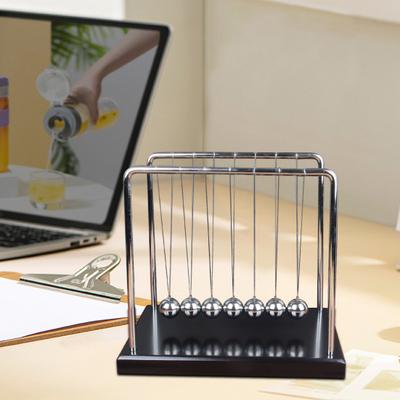 Dekorácia kyvadla Newton Cradle so 7 balančnými loptičkami Čierna základňa Zábava Prírodoveda Fyzika Učenie Vzdelávacia hračka Office Home Desktop Ornament